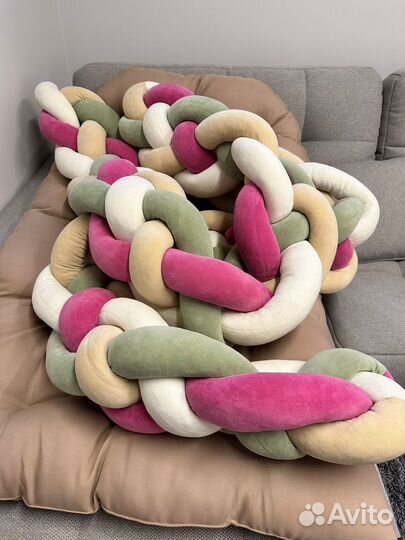 Бортики в детскую кроватку косичка