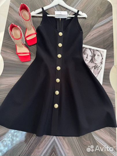 Потрясающее платье Balmain