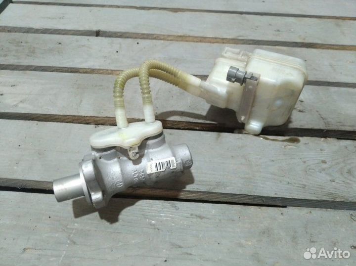 Главный тормозной цилиндр Opel Meriva 1.6 2007