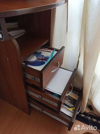 Компьютерный стол угловой