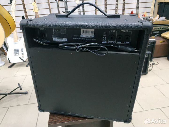 Усилитель для бас гитары новый