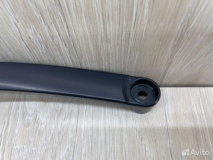 Поводок стеклоочистителя передний левый Kia Rio 4