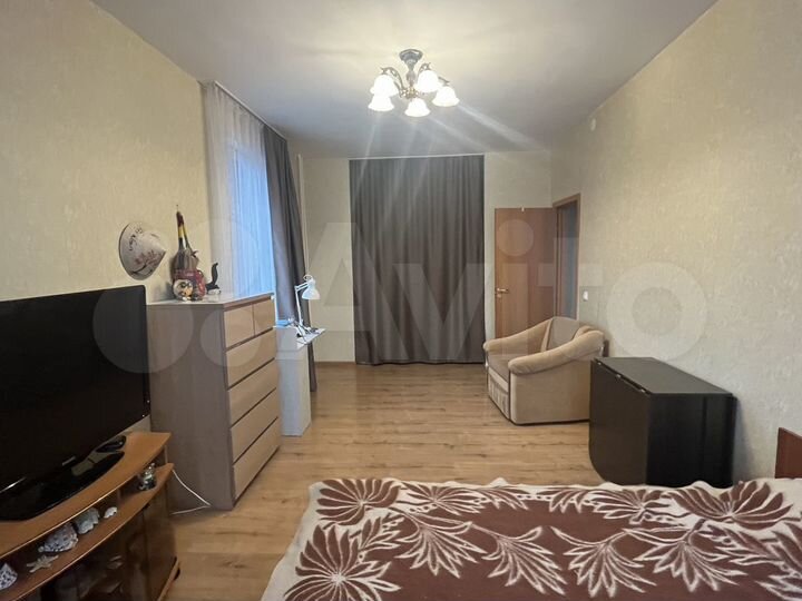 4-к. квартира, 97 м², 1/17 эт.