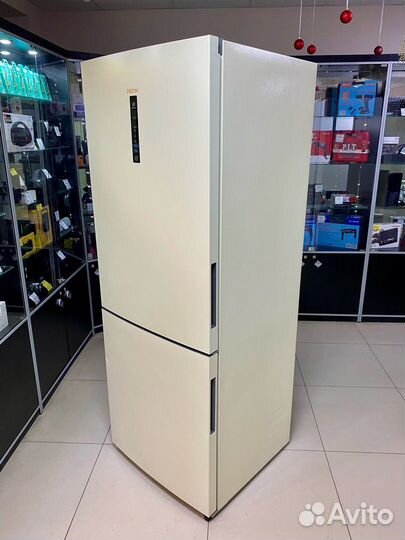 Холодильник Haier C4F744CCG