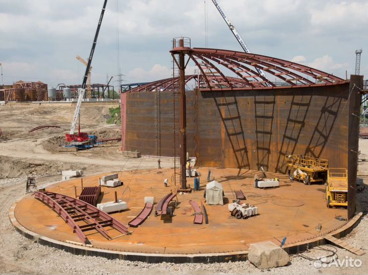 Силос и емкость для жидких сред