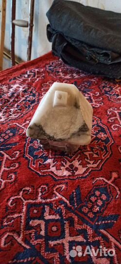 Часть мраморного светильника