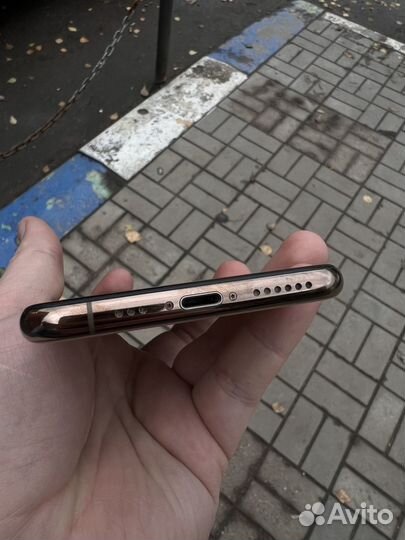 iPhone Xs, 64 ГБ