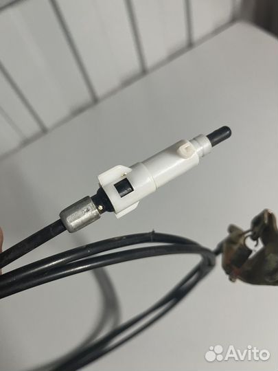 Трос открывания лючка безнобака geely emgrand ec7