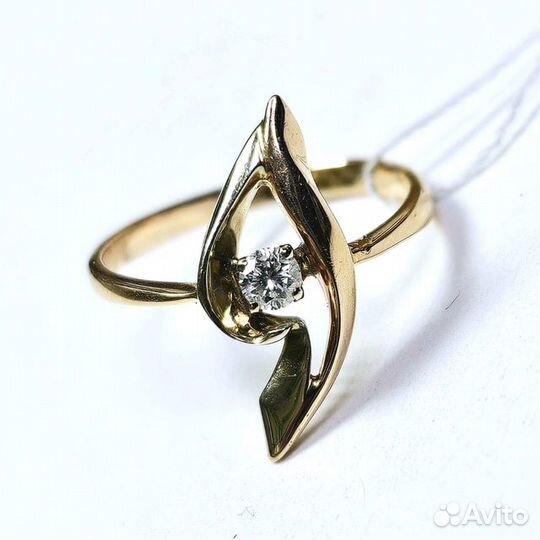 Золотое кольцо с бриллиантом 17р