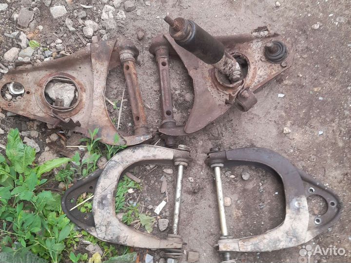 Рычаги верхние и нижние на Ваз