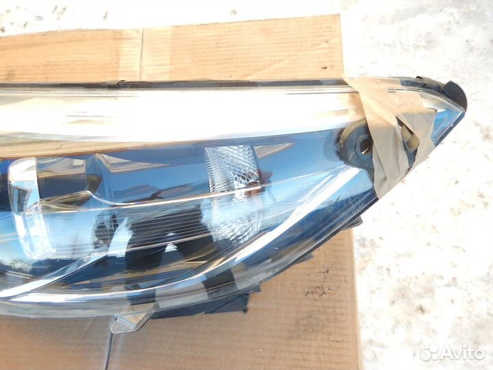 Фара левая Renault Kaptur