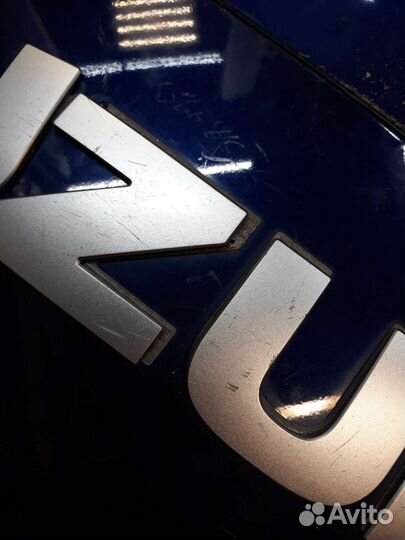 Сузуки эмблема кожуха запасного колеса vitara