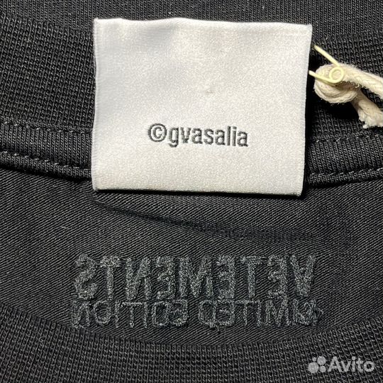 Новая футболка vetements