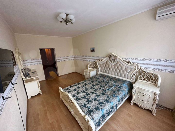 3-к. квартира, 114 м², 1/10 эт.