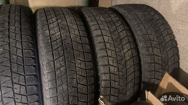 Bridgestone Blizzak DM-V1 235/55 R19