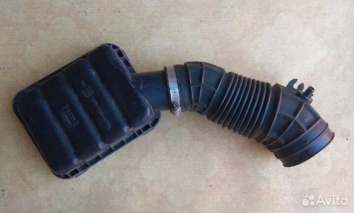 Патрубоквоздушногофильтраsuzuki Cultus J18A