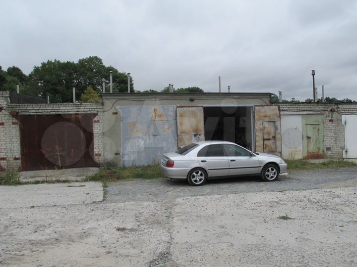 Гараж, > 30 м²