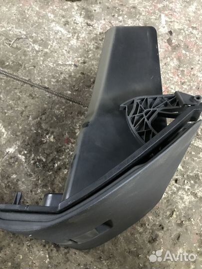 Бардачок Ford Focus 2