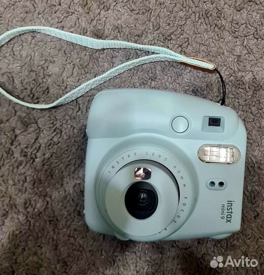 Плёночный фотоаппарат Fujifilm Instax mini9