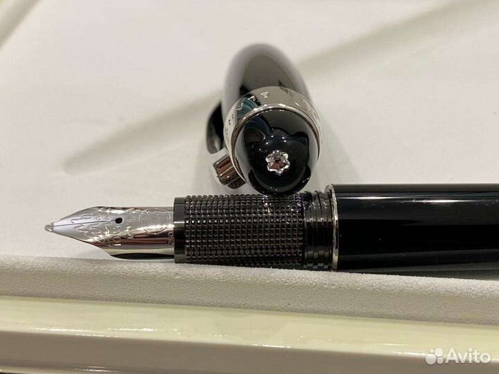Montblanc перьевая ручка с бриллиантом