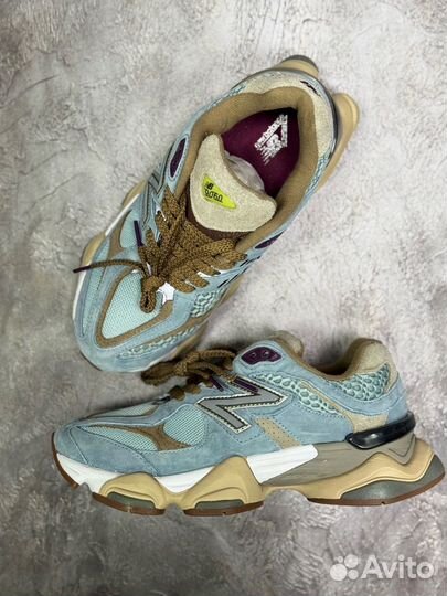 Кроссовки женские