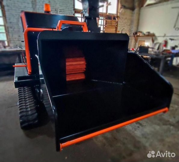 Измельчитель древесины самоходный