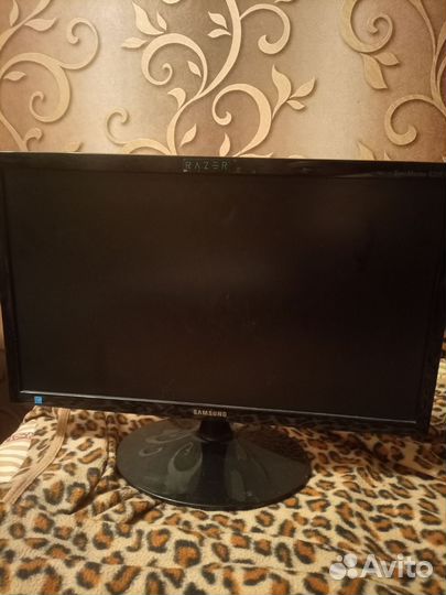 Монитор Samsung 21.5
