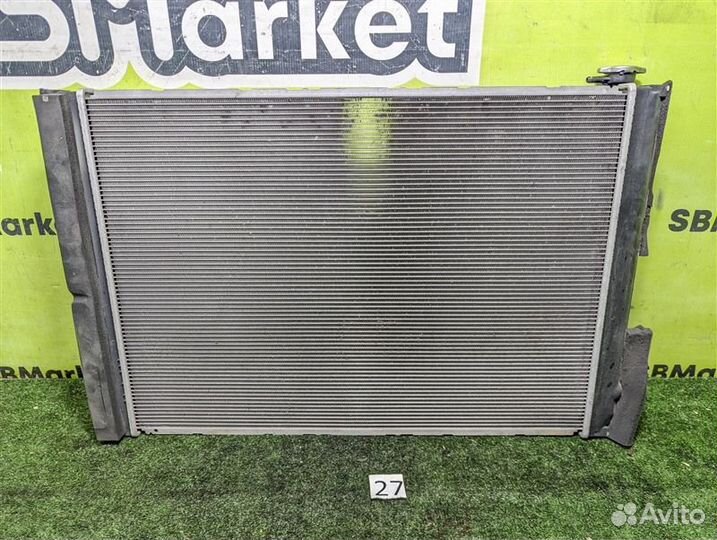 Радиатор охлаждения двс передний Toyota Harrier