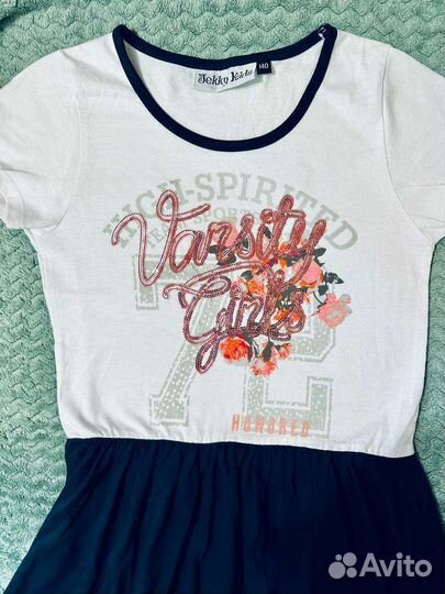 Красивое платье для девочки 134-140