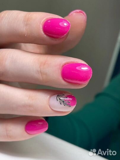 Маникюр и педикюр