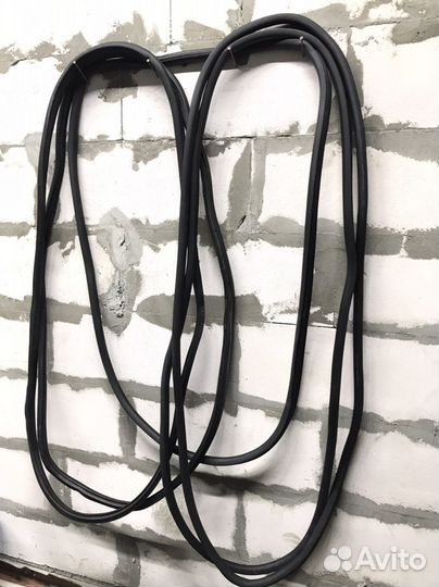 Уплотнитель проема двери Superb 2,Golf 6