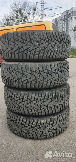 Комплект зимней резины на литых дисках