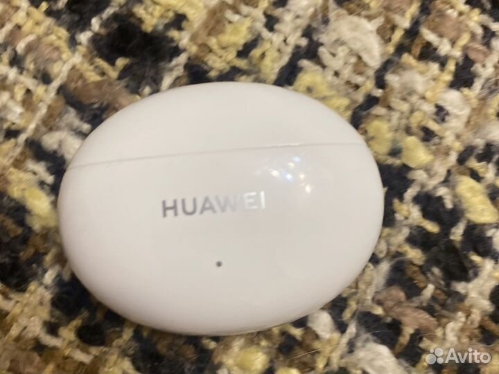 Продам кейс от наушников Huawei FreeBuds4i