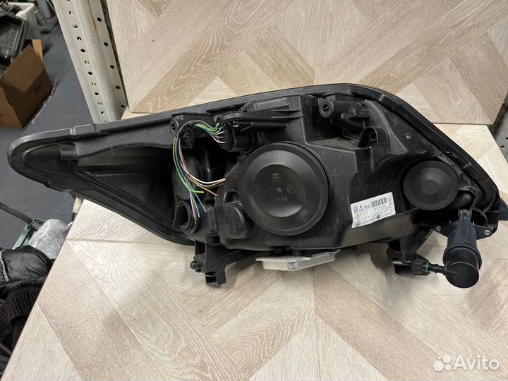 Фара ксеноновая передняя левая Ford Kuga Cbv