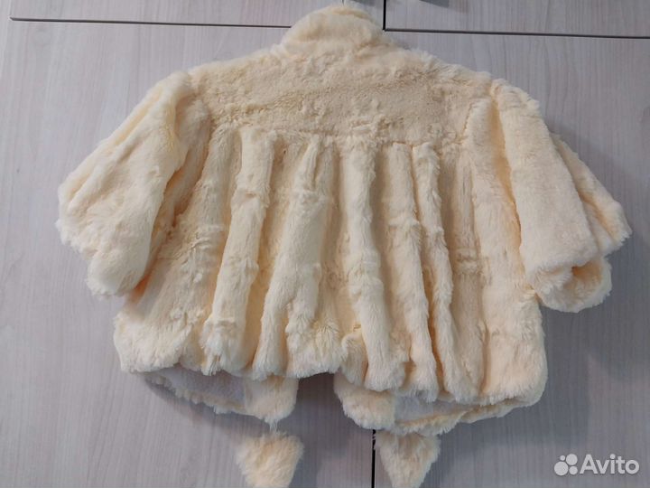 Жилетка (накидка для девочки)