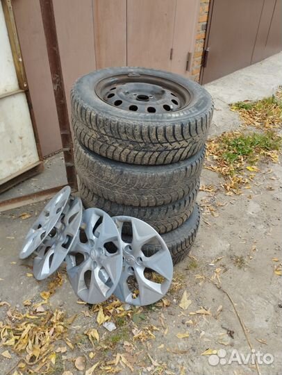 Солярис/ Киа Рио Колеса в сборе r15 зимние 4 100