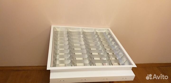 Светильник люминисцентный 60 х 60 см 1 шт