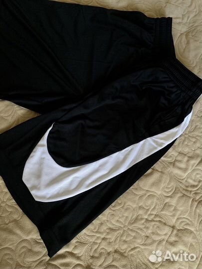 Шорты Nike Swoosh