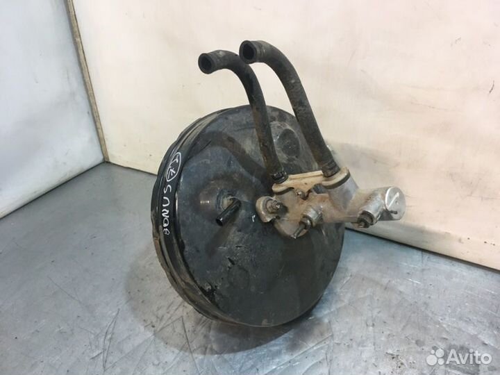 Главный тормозной цилиндр и вакуумный усилитель в