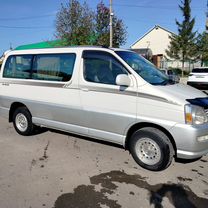 Toyota Regius 2.7 AT, 2000, 360 000 км, с пробегом, цена 1 350 000 руб.