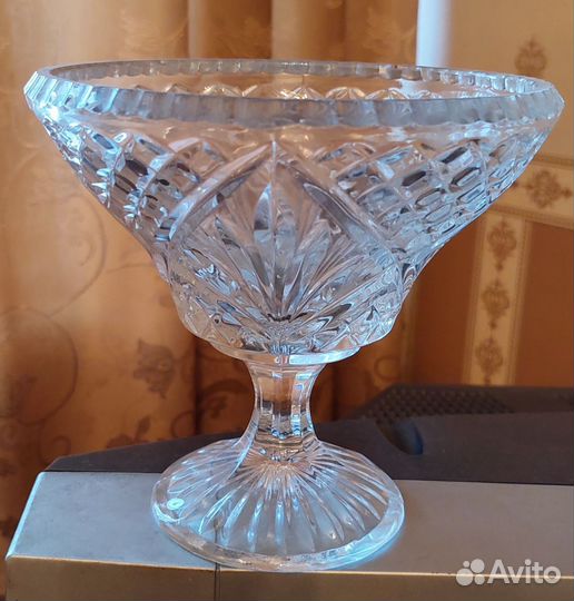 Ваза хрустальная
