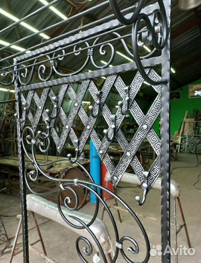 Кованная вешалка № 32