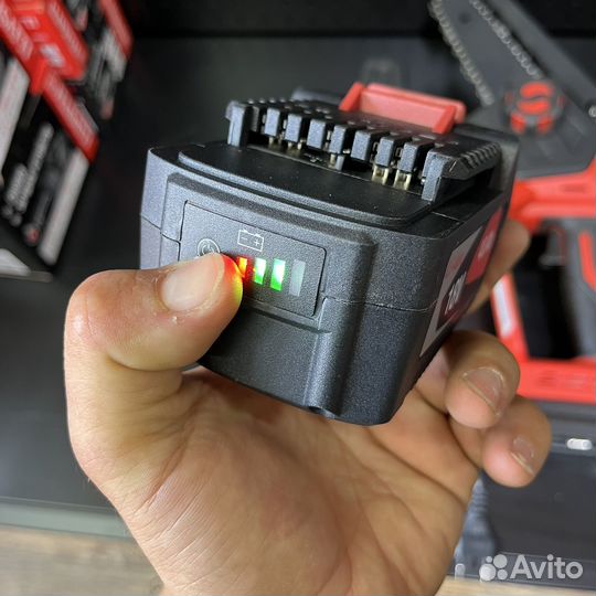 Цепная аккумуляторная пила felisatti