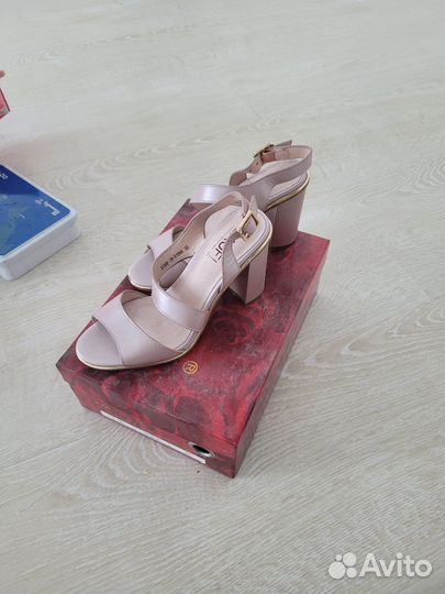 Женская обувь 33 размер