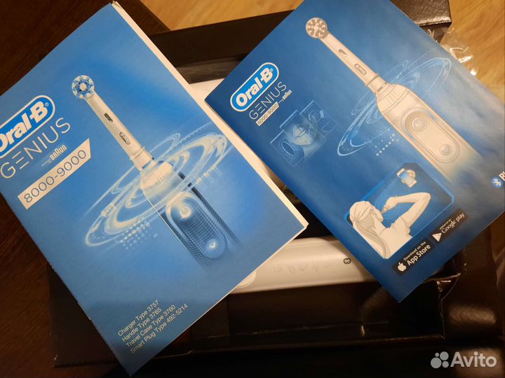 Электрическая зубная щётка Oral-B Genius 8000-9000
