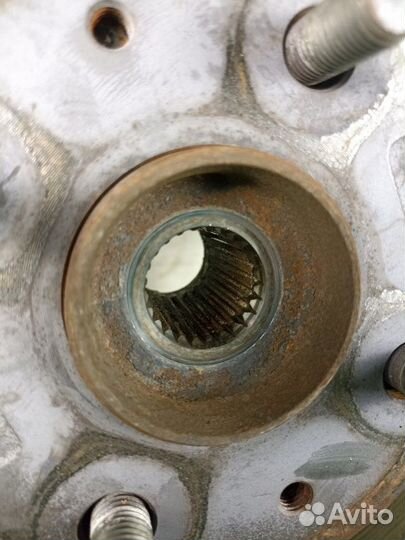 Ступица передняя левая Toyota Passo KGC30 1krfe