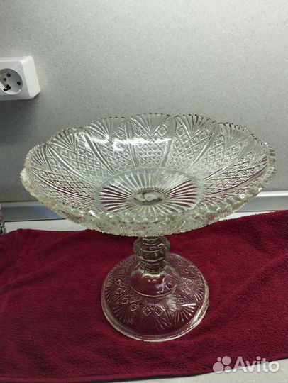 Большая старинная ваза для фруктов