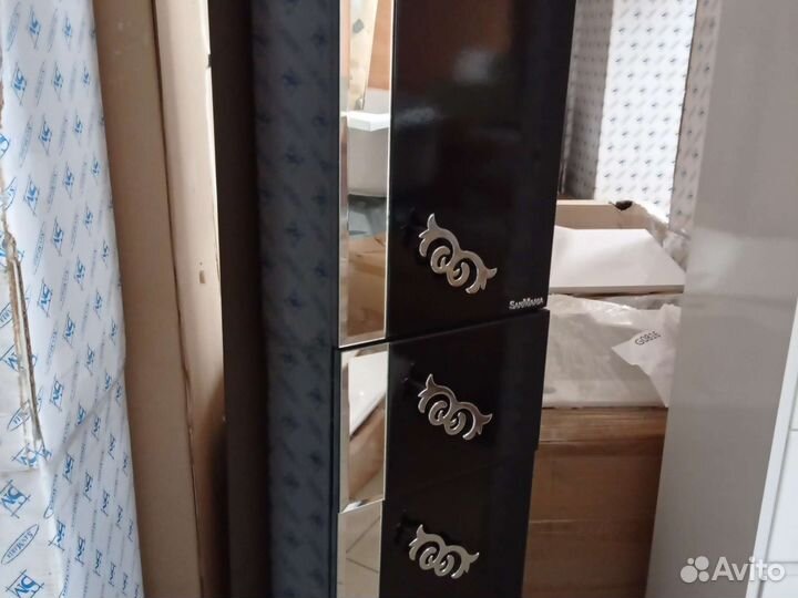 Шкаф-пенал для ванной