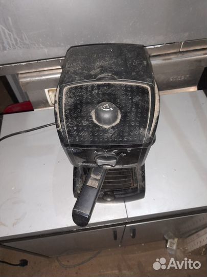 Кофеварка рожковая Delonghi EC145