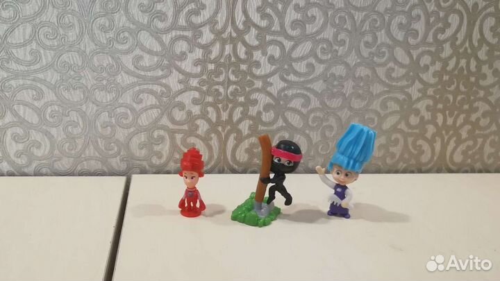 Лава лампа, матрешка, статуэтки, киндер